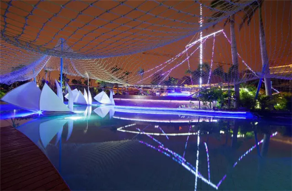 �������V������������