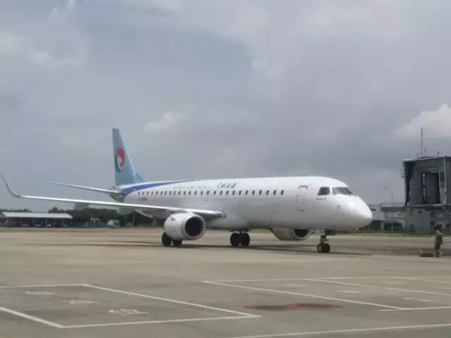 �����������V������������