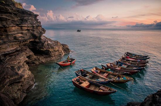 �����������V������������