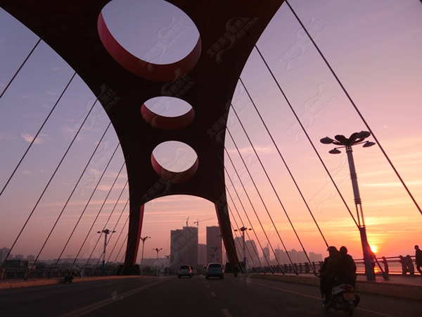 �������V������������