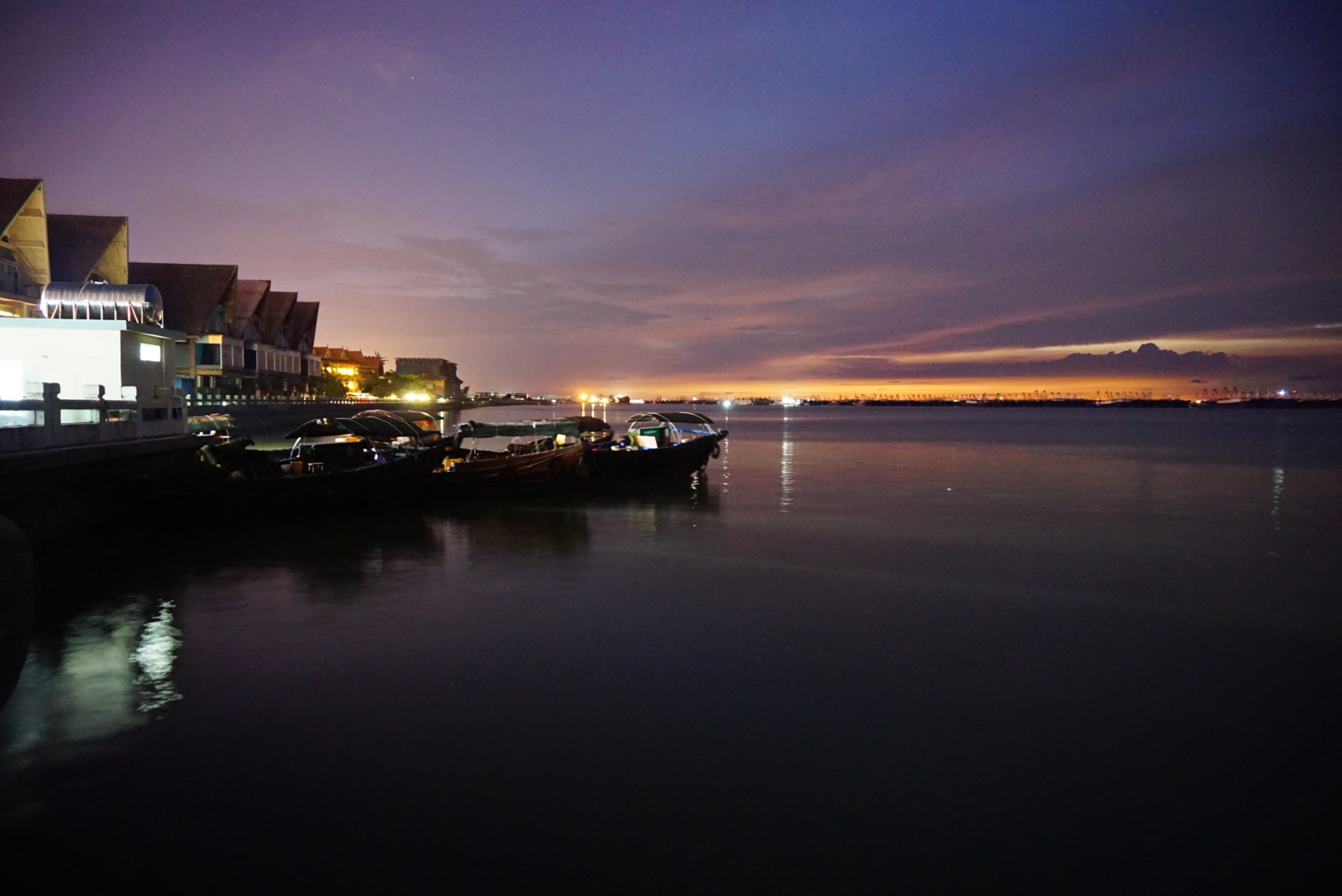 �����������V������������