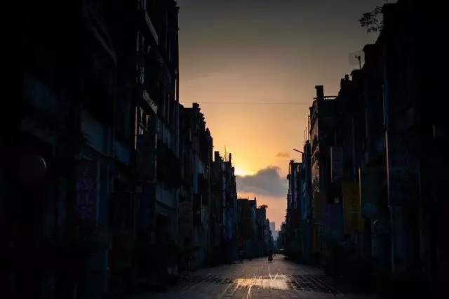 �V�����������磬�����������Ͻ�